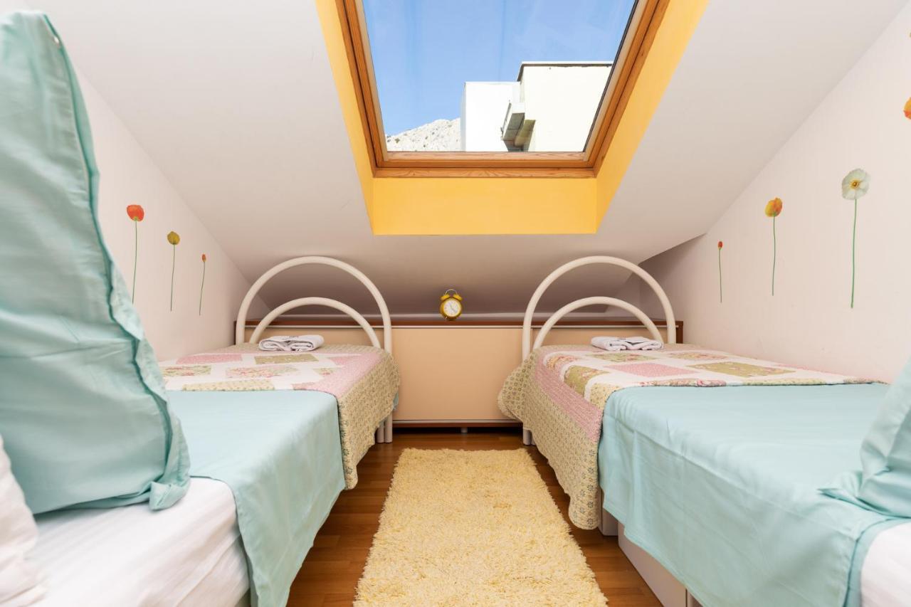 אומיס Apartman Monika מראה חיצוני תמונה