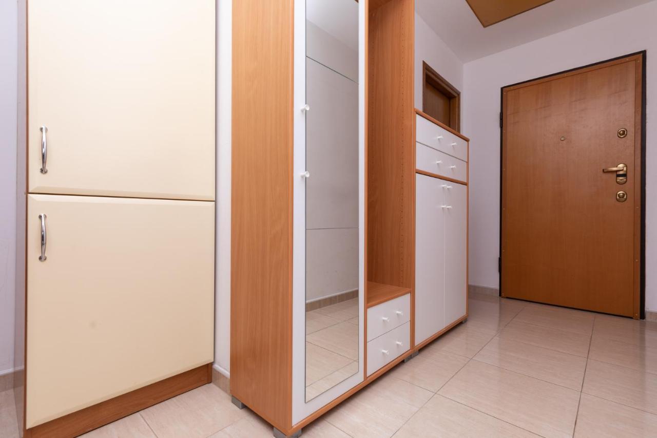 אומיס Apartman Monika מראה חיצוני תמונה